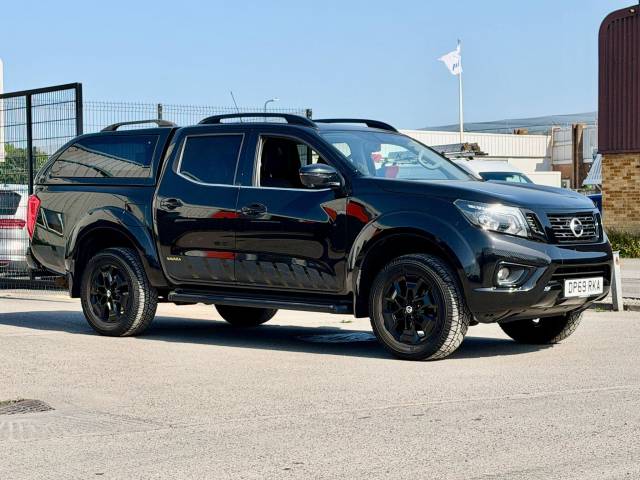 Nissan Navara Double Cab Pick Up N-Guard 2.3dCi 190 TT 4WD Auto Pick Up Diesel BLACK