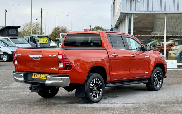 2023 Toyota Hilux 2.8 D-4D Invincible Auto 4WD Euro 6 (s/s) 4dr